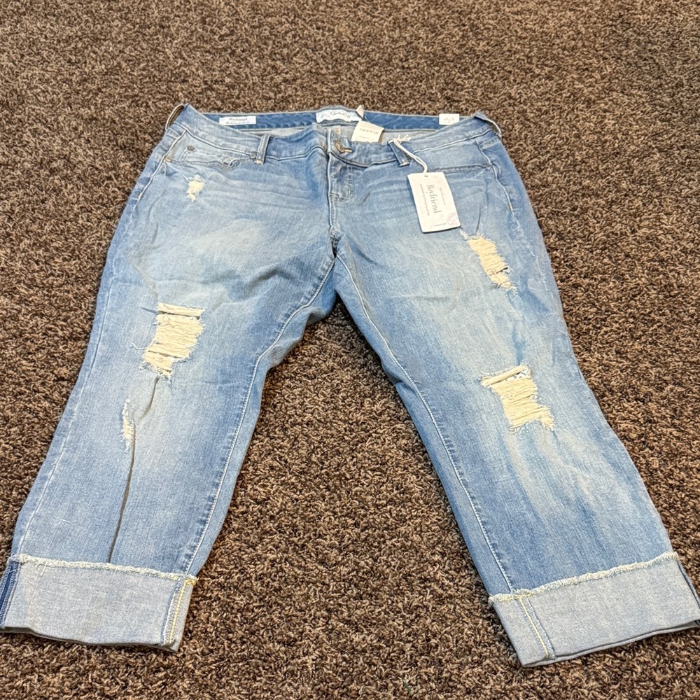 torrid Light Blue Distressed Cropped Jeans